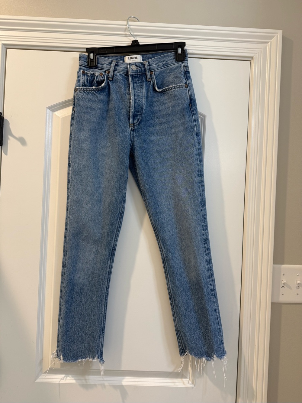 Agolde Riley crop Light Wash Jeans with Raw Hem